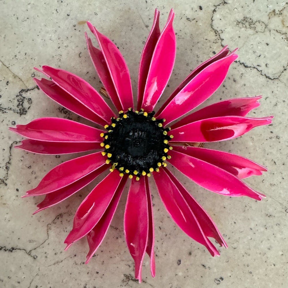 Vintage 1960’s pink large enamel flower brooch.